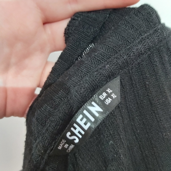 Black shein long sleeve crop top - Picture 2 of 4